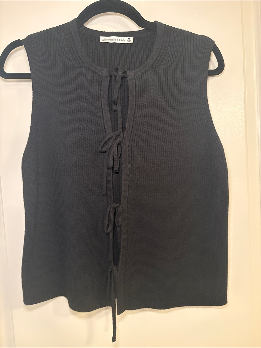 Abercrombie & Fitch Black Ribbed Tie-Front Sleeveless Tank - Picture 1 of 6